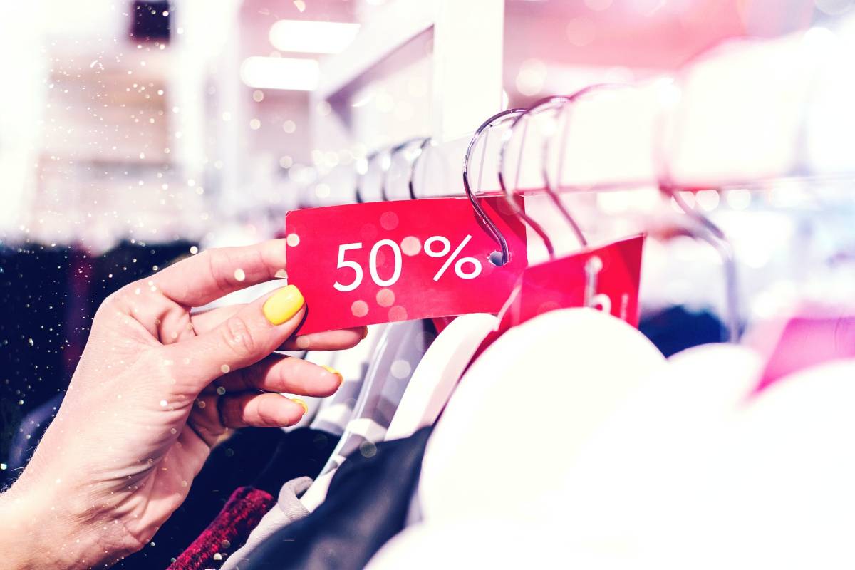 Dicas para fazer uma queima de estoque de loja de roupas